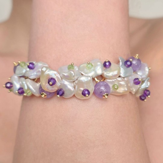 Bracciale con Charms di Perle e Pietre