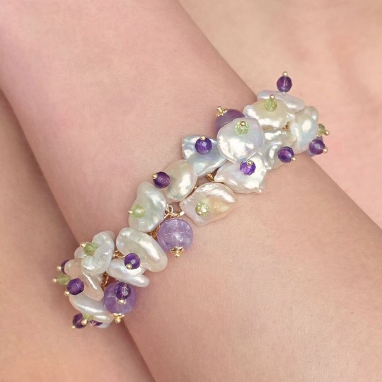 Bracciale con Charms di Perle e Pietre