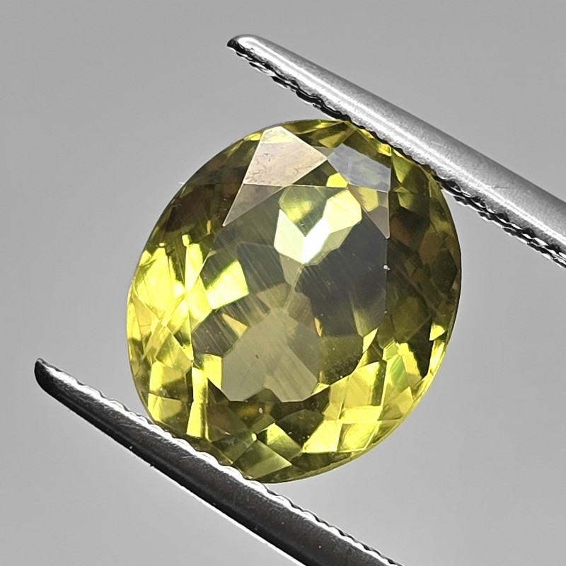 Pietra di Sillimanite Ovale 5,07 Ct.