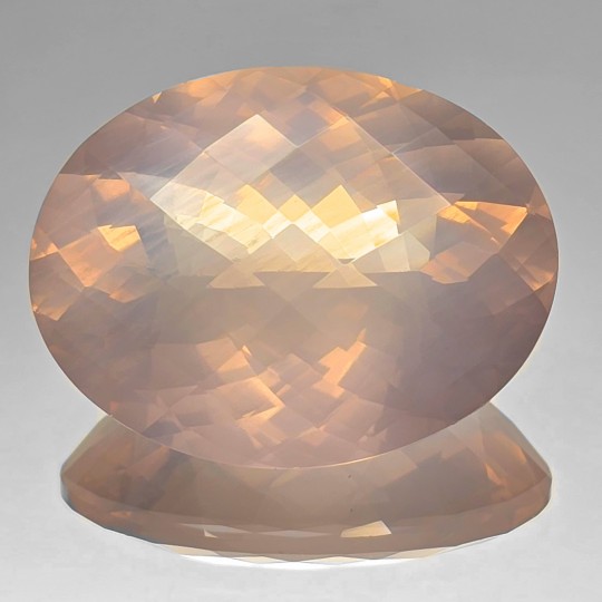 Pietra di Quarzo Rosa Chess Cut Ovale 54,41 Ct.