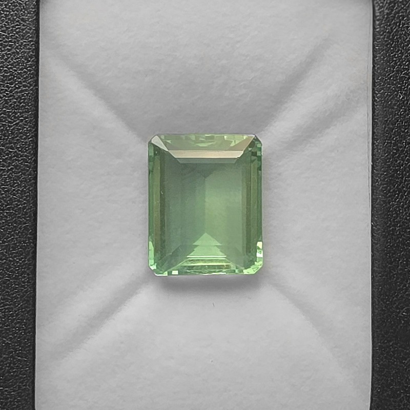 Pietra di Fluorite Verde Ottagonale 32,66 Ct.