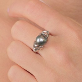 Anello in Argento 925‰ Rodiato con Perla di Tahiti ø 9,4 mm