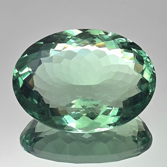 Pietra di Fluorite Verde Ovale 84,22 Ct.