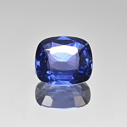 Gemstone of rectangular blue sapphire 1,24 ct.