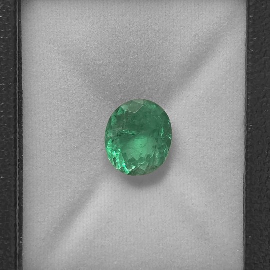 Gemstone of EmeraldColombian oval faceted ct. 8,04