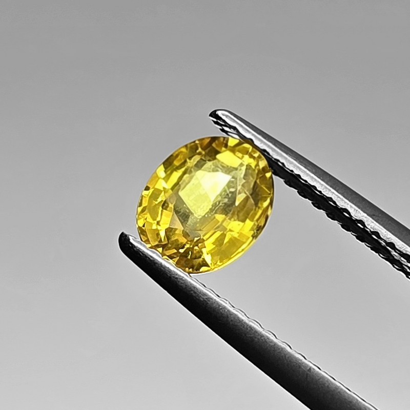Pietra di Zaffiro Giallo Ovale 1,26 Ct.