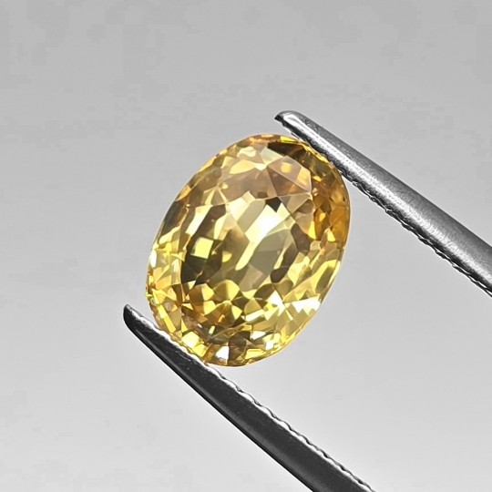 Pietra di Zircone Giallo Ovale 3,05 Ct.