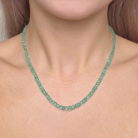 Collana di Smeraldo a Rondella 53 Ct. con Chiusura in Oro 18Kt