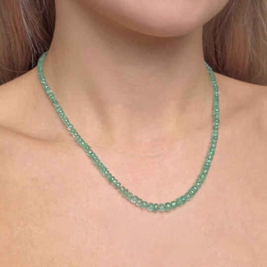 Collana di Smeraldo a Rondella 53 Ct. con Chiusura in Oro 18Kt