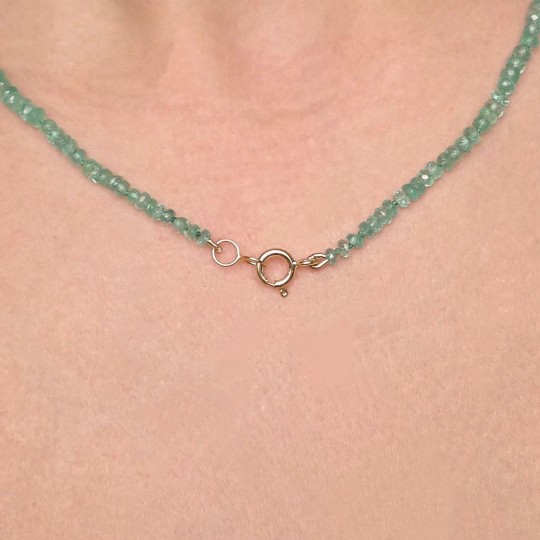 Collana di Smeraldo a Rondella 53 Ct. con Chiusura in Oro 18Kt