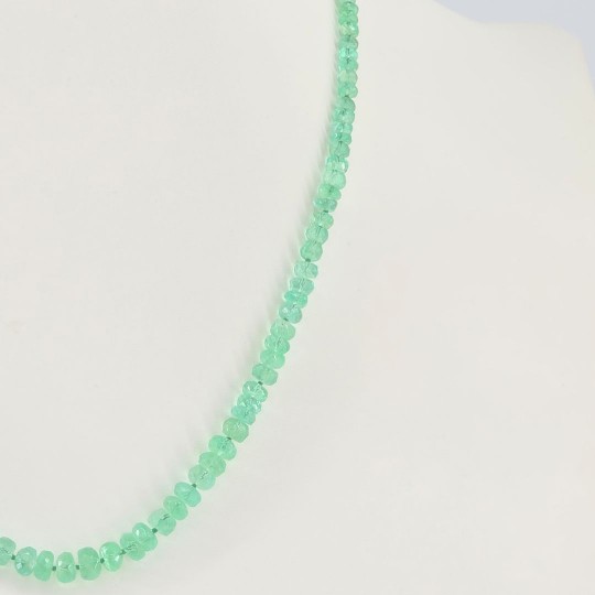 Collana di Smeraldo a Rondella 53 Ct. con Chiusura in Oro 18Kt
