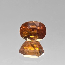 Gemstone of oval reflection 4.17 ct.