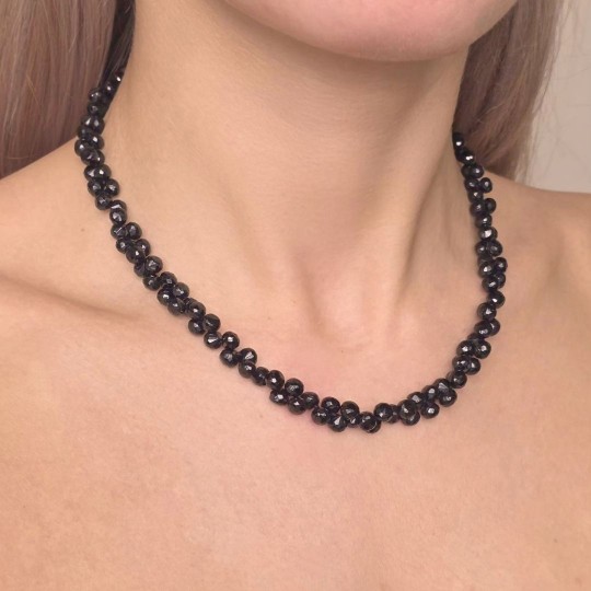 Collana di Spinello Nero a Goccia ø 5/6 mm